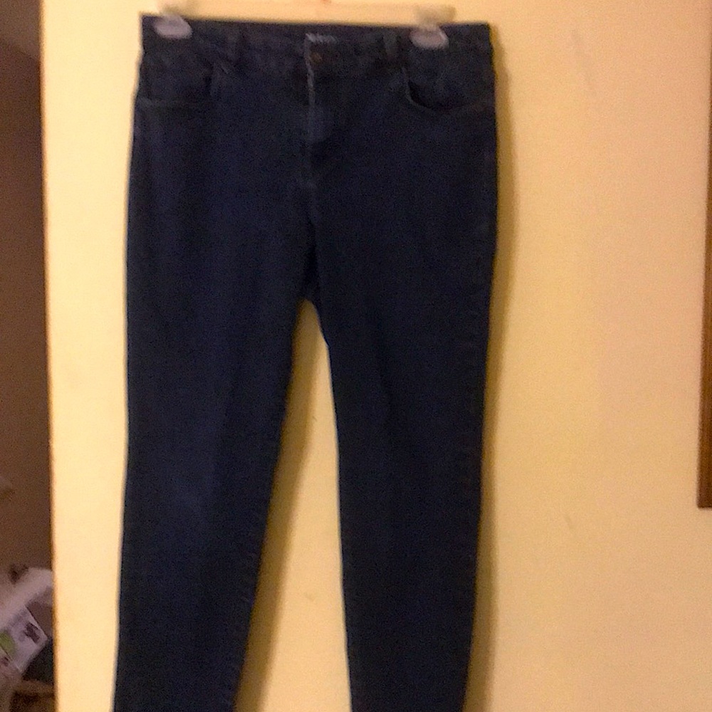 Style and co 12 curvy skinny leg jeans